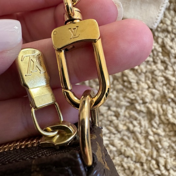 Authentic 💯 Louis Vuitton Mini Pochette - Picture 3 of 10